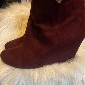 Women's Burgundy Suede Wedge Boots